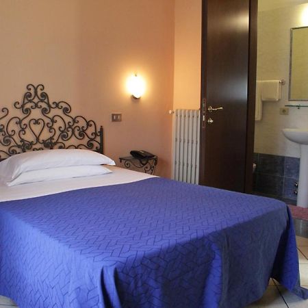 Hotel Capri Милан Экстерьер фото